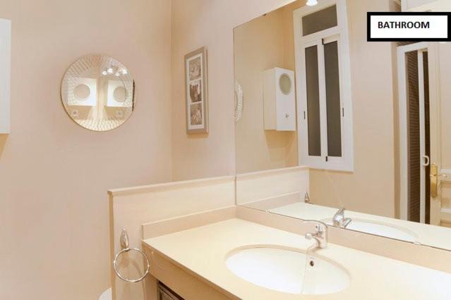 Family Apartment Plaza Espana บาร์เซโลนา ภายนอก รูปภาพ